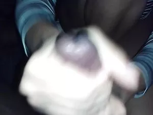 یک سگ ماده بلند و با ...